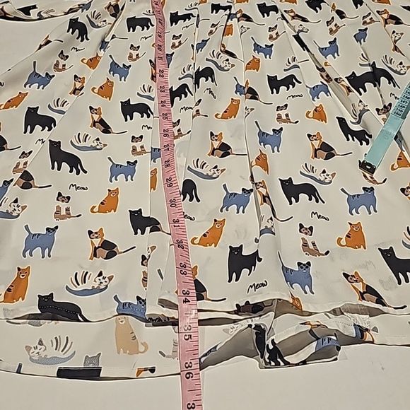 Calling all cat lovers!classic style dress with cats everywhere!size medium - Picture 8 of 12